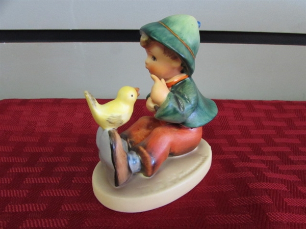 SWEET VINTAGE HUMMEL SINGING LESSON LITTLE BOY WITH YELLOW BIRD  FLYING B TMK2 