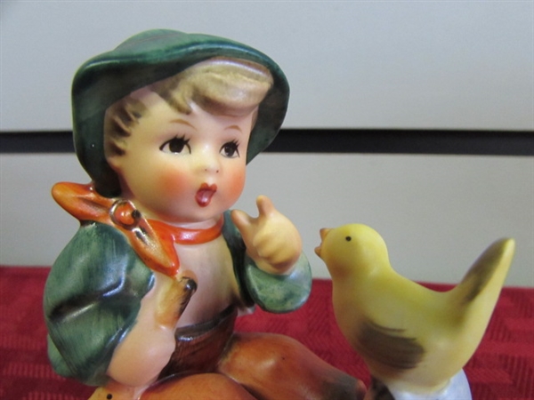 SWEET VINTAGE HUMMEL SINGING LESSON LITTLE BOY WITH YELLOW BIRD  FLYING B TMK2 