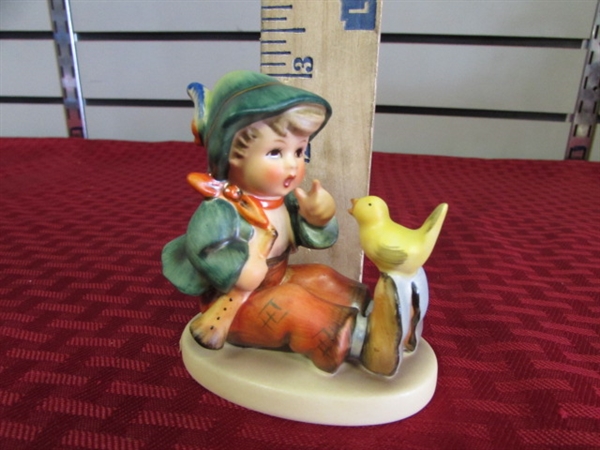 SWEET VINTAGE HUMMEL SINGING LESSON LITTLE BOY WITH YELLOW BIRD  FLYING B TMK2 