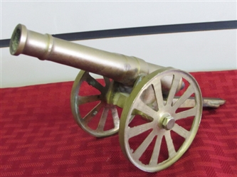 VINTAGE MINIATURE BRASS CANNON!  CANNON MOVES UP & DOWN & WHEELS SPIN!