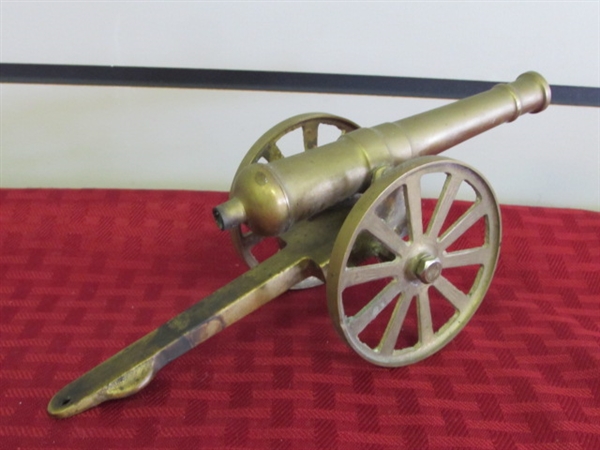 VINTAGE MINIATURE BRASS CANNON!  CANNON MOVES UP & DOWN & WHEELS SPIN!