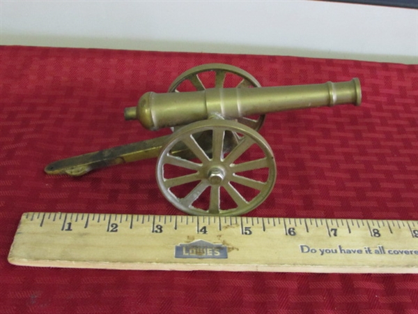 VINTAGE MINIATURE BRASS CANNON!  CANNON MOVES UP & DOWN & WHEELS SPIN!