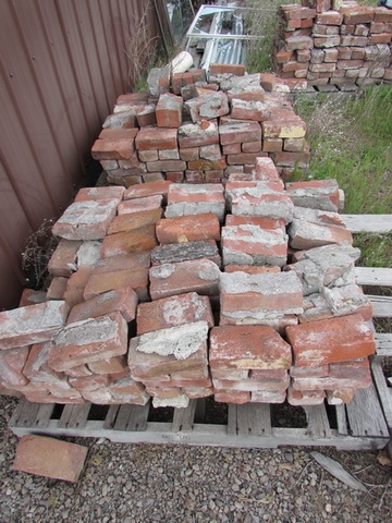 OVER 400 GOOD USED RED BRICKS!