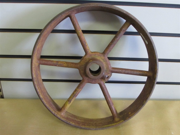 RUSTIC 12 STEEL WHEEL WITH SPOKES GREAT YARD ART!