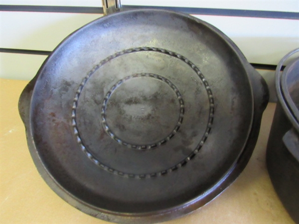 EXCELLENT VINTAGE CAST IRON DUTCH OVEN WITH BASTING LID & BALE HANDLE