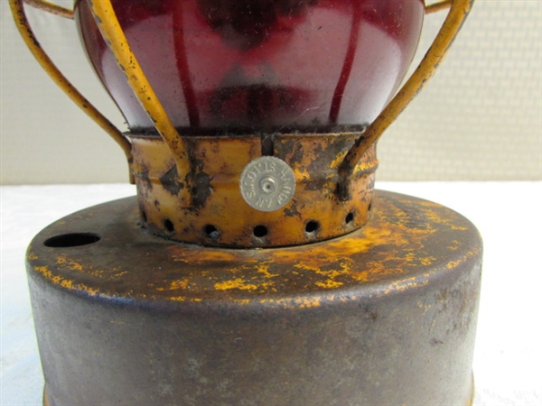 VINTAGE HANDLAN RAILROAD LANTERN