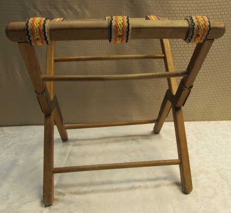 SMALL VINTAGE LUGGAGE RACK