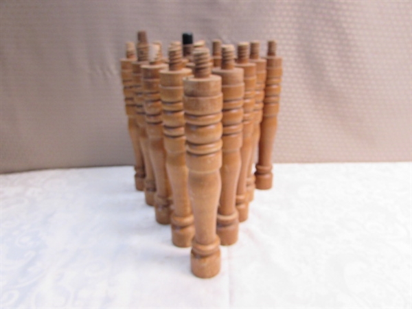 TURNED WOOD DOWEL LOT