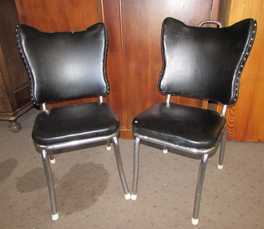 A PAIR OF BLACK & CHROME DINING CHAIRS