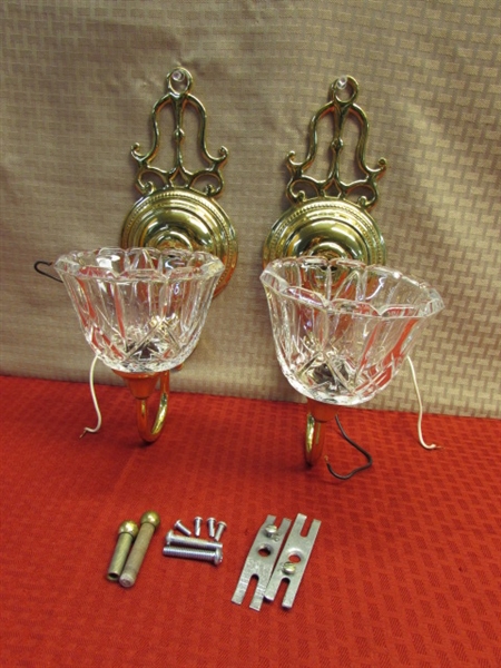 PAIR OF BRASS & GLASS WALL SCONCE LIGHTS