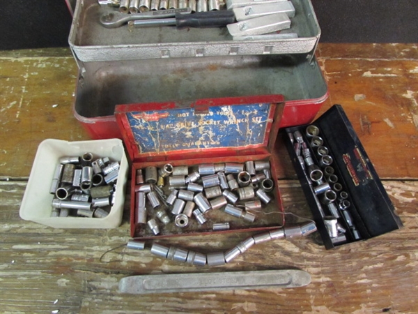 VINTAGE TOOLBOX W/TRAY AND ASSORTED TOOLS
