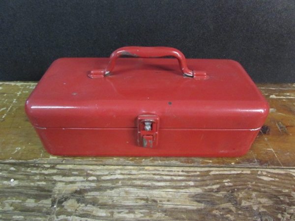 VINTAGE TOOLBOX W/TRAY AND ASSORTED TOOLS