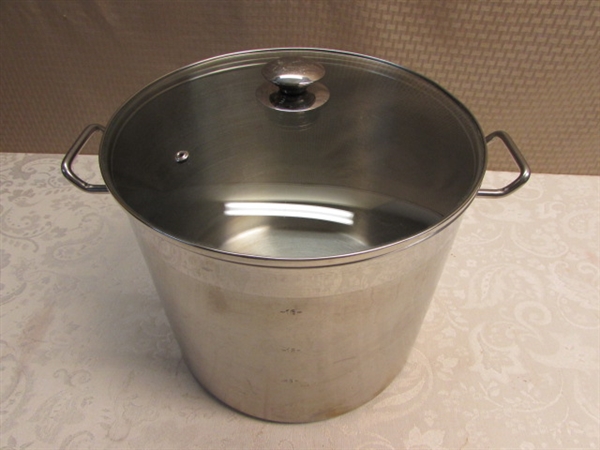 16 QUART STAINLESS STEEL STOCK POT WITH GLASS LID