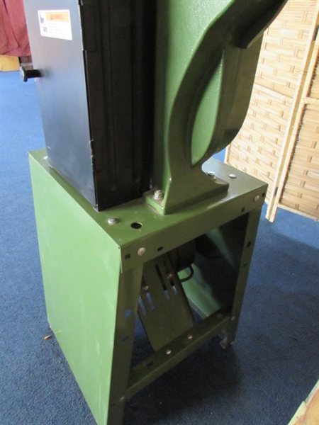 CENTRAL MACHINERY 14 WOOD CUTTING BANDSAW