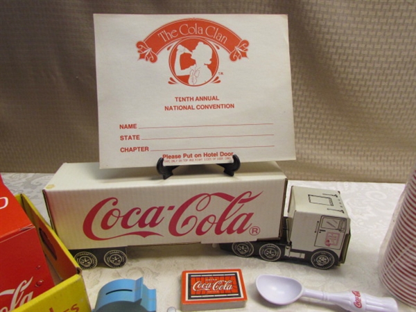 LOT OF COCA-COLA COLLECTIBLE EPHEMERA & SWAG