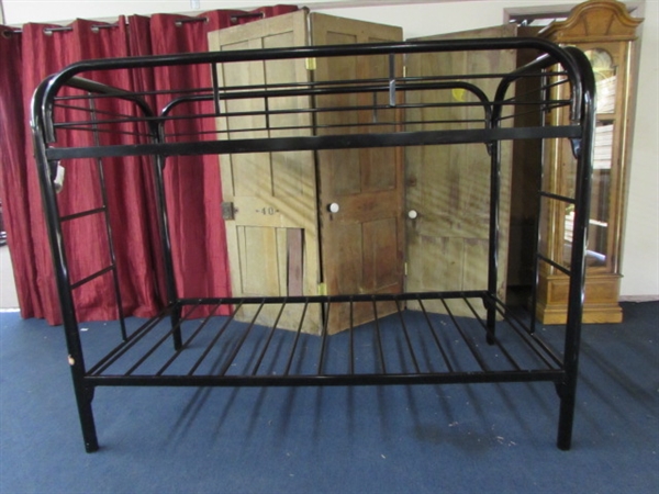 BLACK METAL TUBULAR BUNK BED FRAME