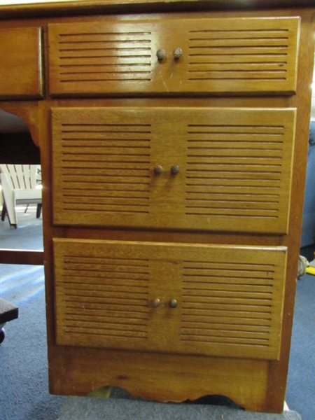 VINTAGE ALL WOOD DESK