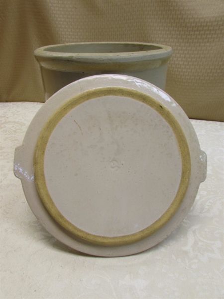 4 GALLON STONEWARE CROCK WITH LID