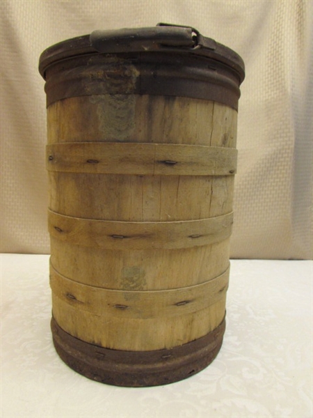 VINTAGE WOOD BARREL WITH RUSTY METAL TRIM