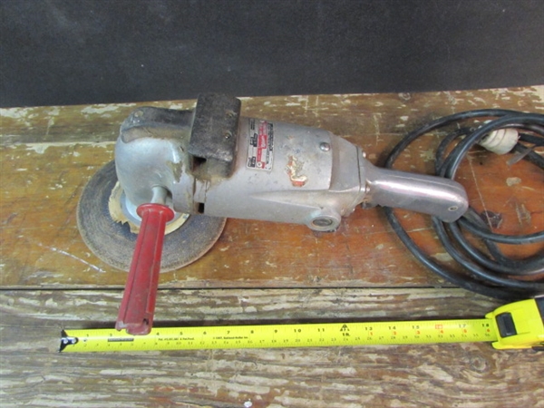 MILWAUKEE SANDER