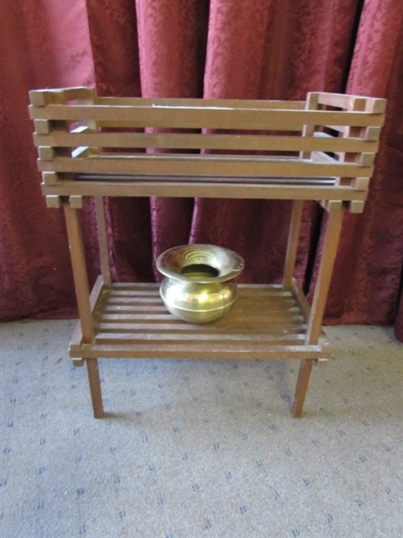 WOOD SLAT PLANT STAND