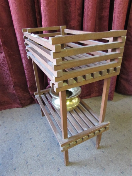 WOOD SLAT PLANT STAND