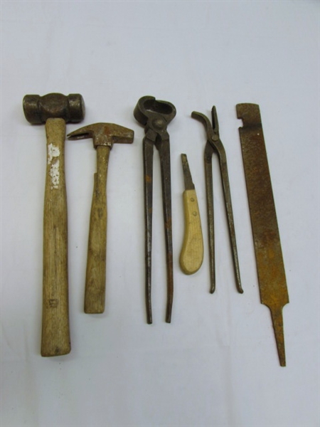 VINTAGE FARRIERS TOOLS