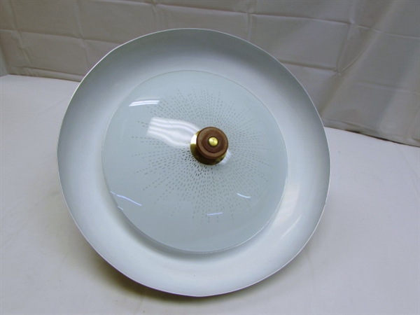 VINTAGE RETRACTABLE LIGHT FIXTURE