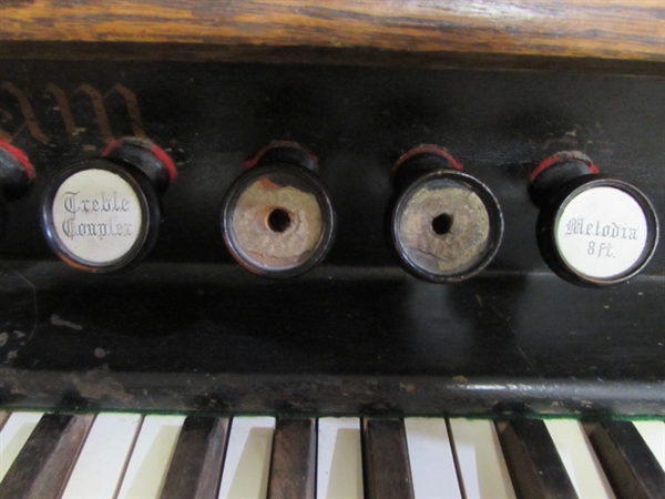 ANTIQUE OAK HARMONIUM