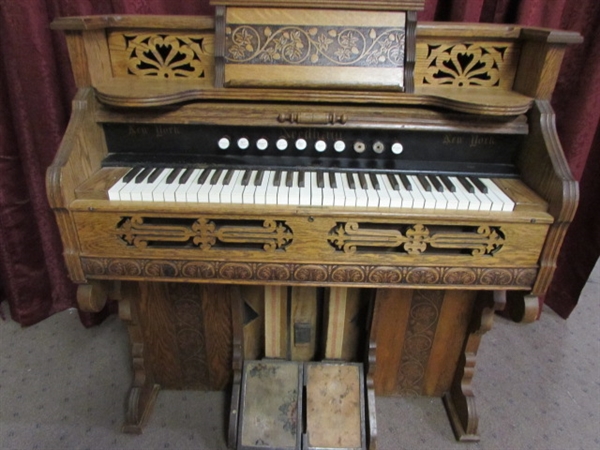 ANTIQUE OAK HARMONIUM