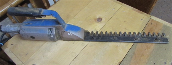 CRAFTSMAN HEDGE TRIMMER