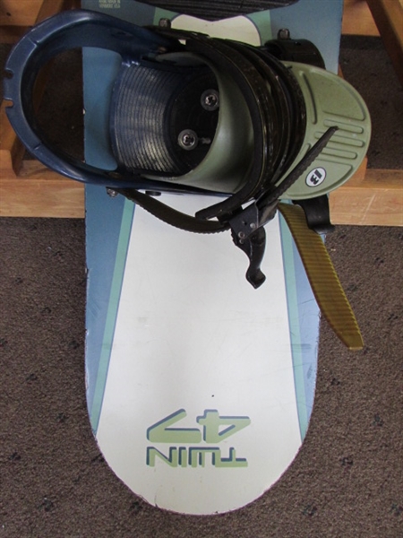 BURTON TWIN 47 SNOWBOARD WITH BINDINGS