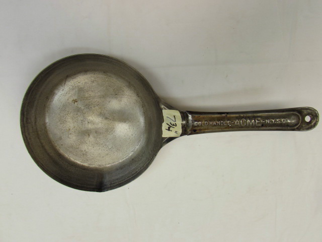 VINTAGE COLD HANDLE FRYING PANS.