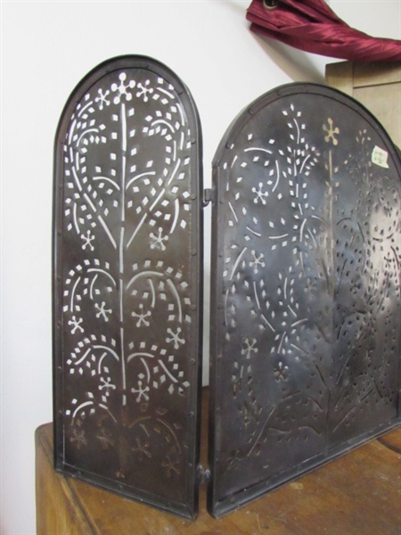 ORNATE TRI-FOLD FIREPLACE SCREEN