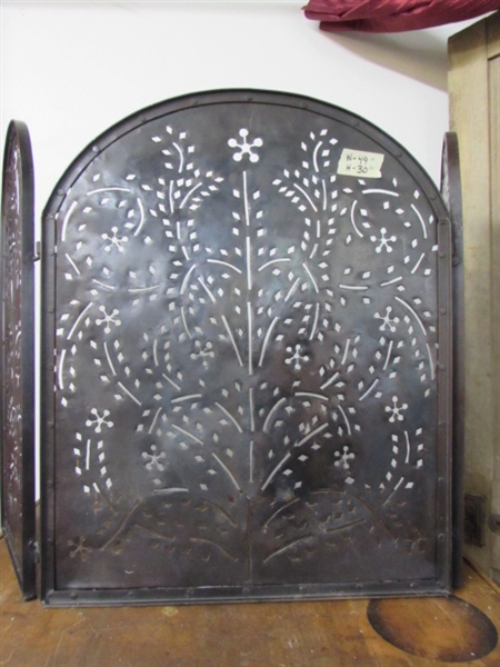 ORNATE TRI-FOLD FIREPLACE SCREEN