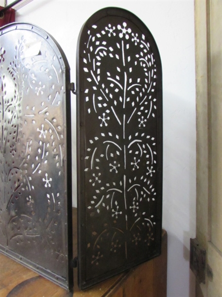 ORNATE TRI-FOLD FIREPLACE SCREEN