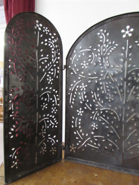 ORNATE TRI-FOLD FIREPLACE SCREEN