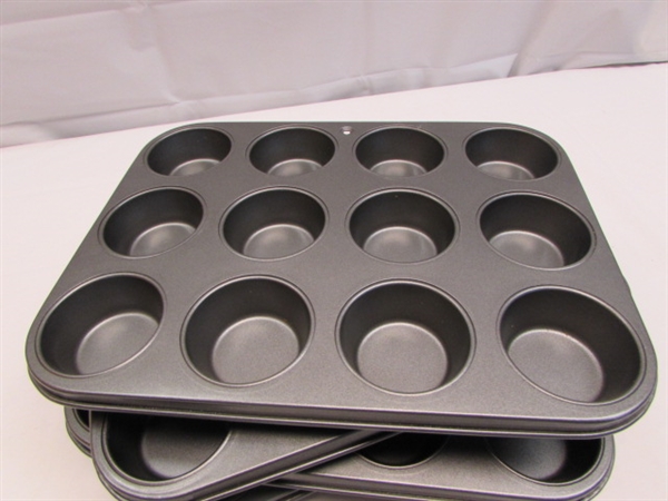 MUFFIN TINS