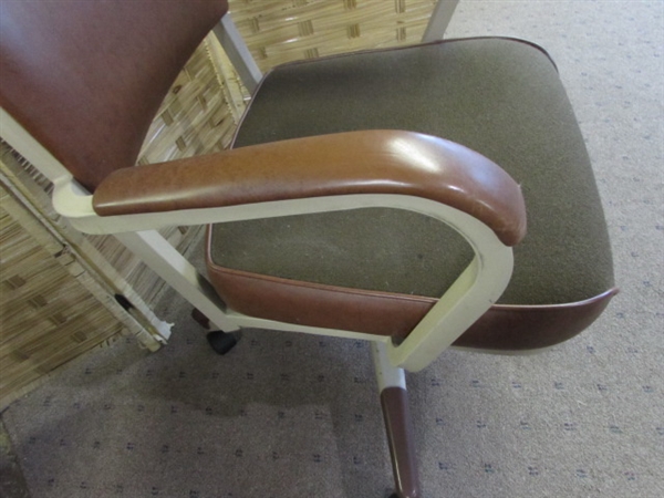 VINTAGE UPHOLSTERED ROLLING OFFICE CHAIR