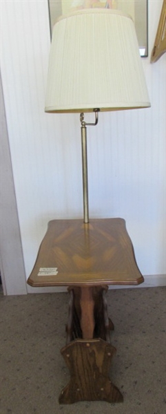 MAGAZINE RACK WITH LAMP