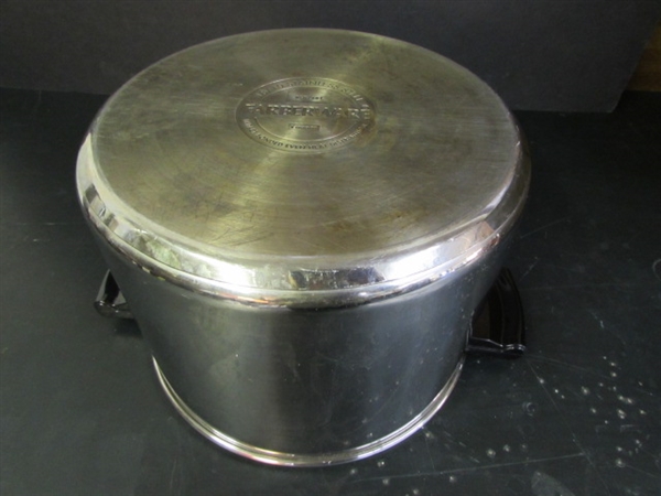 FARBERWARE STAINLESS STEEL 8 QUART STOCK POT WITH LID.