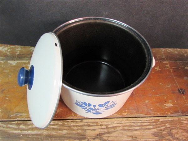 8 QT. ENAMELED STOCK POT WITH LID