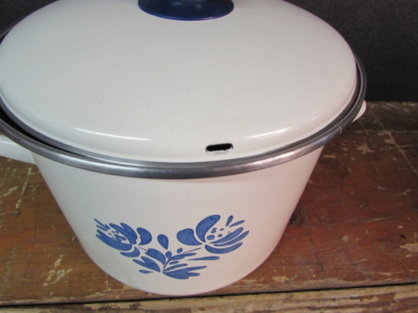 8 QT. ENAMELED STOCK POT WITH LID