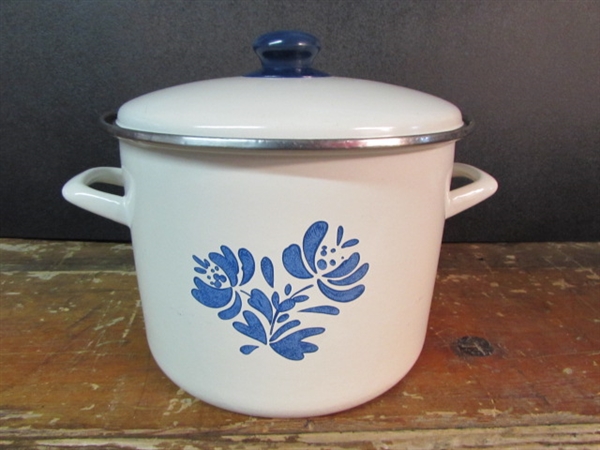 8 QT. ENAMELED STOCK POT WITH LID