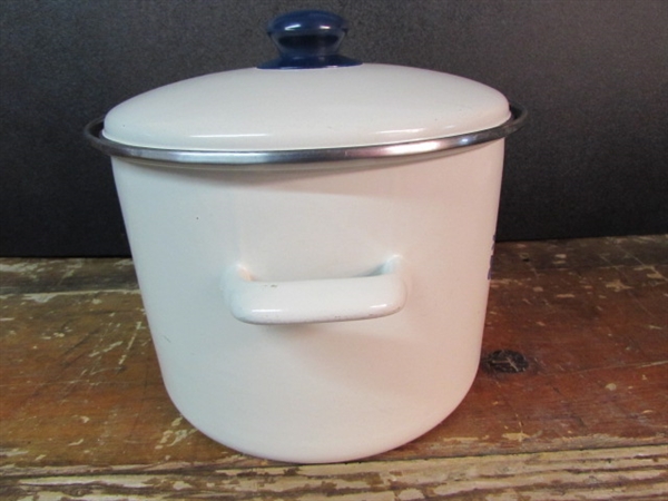 8 QT. ENAMELED STOCK POT WITH LID