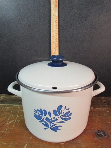 8 QT. ENAMELED STOCK POT WITH LID