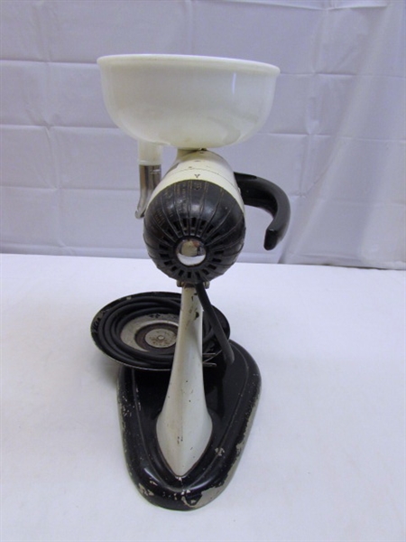 1939 SUNBEAM MIXMASTER WITH JUICING ATTACHMENTS