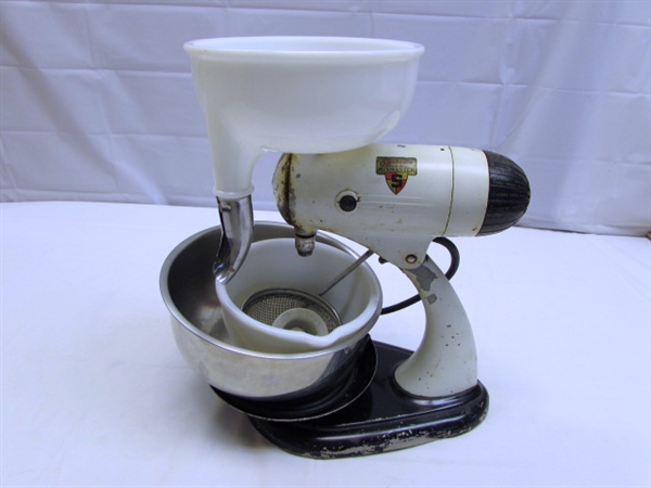 1939 SUNBEAM MIXMASTER WITH JUICING ATTACHMENTS