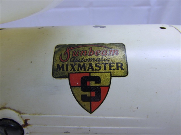 1939 SUNBEAM MIXMASTER WITH JUICING ATTACHMENTS