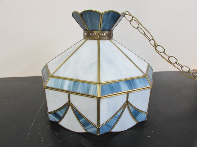 Lot Detail - BLUE & WHITE STAINED GLASS HANGING LIGHT